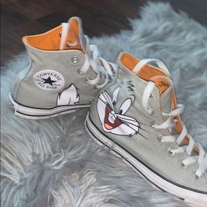 Size 8 Looney Tune Converse High top Sneakers